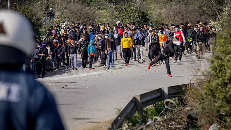 Φέρες: Απετράπη απόπειρα μαζικής εισόδου – Προειδοποιητικές βολές