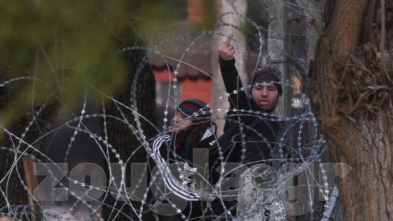 Καστανιές Έβρου: Χιλιάδες μετανάστες στα σύνορα – Συνεχείς εντάσεις