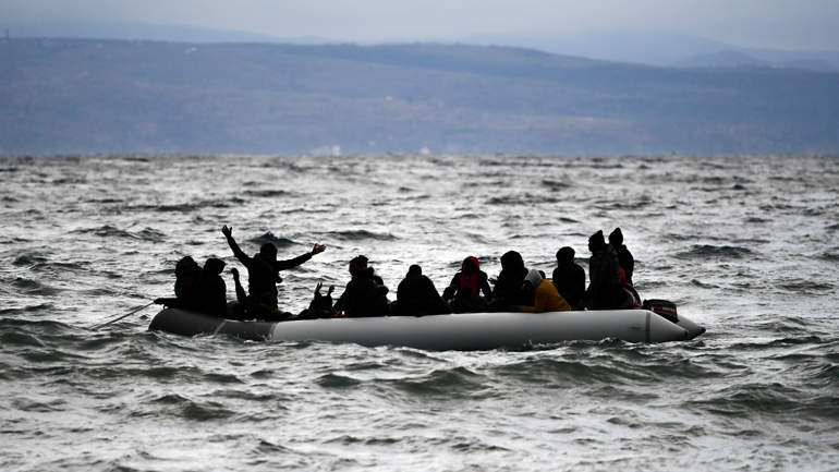 Βάρκες γεμάτες μετανάστες στέλνει η Άγκυρα στη Λέσβο – Πνίγηκε ένα παιδί