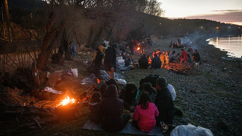 Περίπου 1.000 μετανάστες και πρόσφυγες έφτασαν στα ελληνικά νησιά το τελευταίο 24ωρο