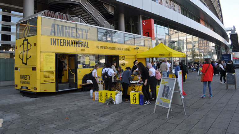 Διεθνής Αμνηστία: Η Ευρώπη είναι ένα «φρούριο» που ποινικοποιεί την αλληλεγγύη