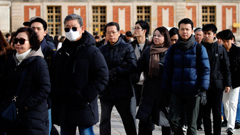 Περίπου 120 σχολεία έκλεισαν στη Γαλλία λόγω του κορωνοϊού
