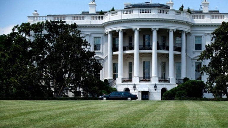 Συνεργασία του Λευκού Οίκου με στελέχη αεροπορικών εταιρειών για τον κορωνοϊό