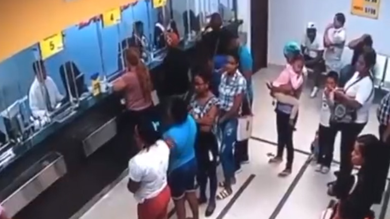 Το κινητό εξερράγη στην τσέπη του