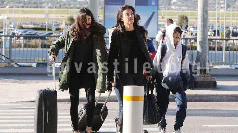 Μαρίνα Βερνίκου-Μίλτος Καμπουρίδης: Στο αεροδρόμιο με τα παιδιά τους