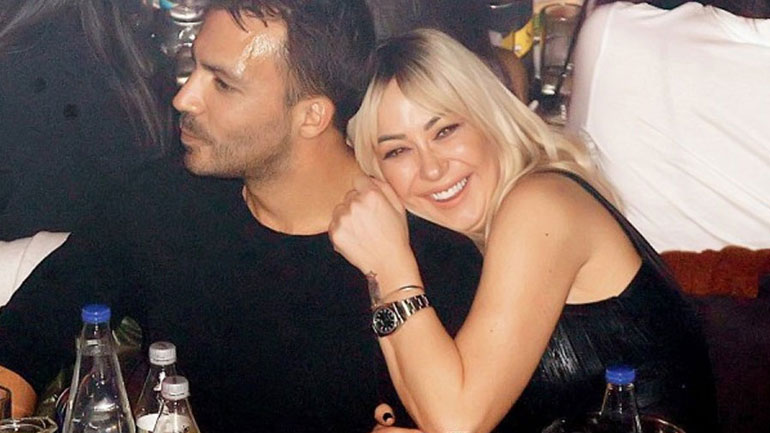 Μελίνα Ασλανίδου – Βασίλης Μουντάκης: Full in love σε σπάνια βραδινή τους έξοδο! Μελίνα Ασλανίδου – Βασίλης Μουντάκης: Full in love σε σπάνια βραδινή τους έξοδο!