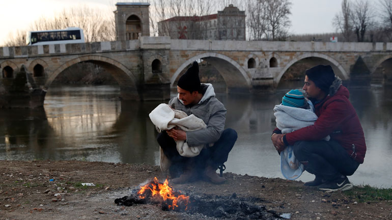 Μέτρα για την αποσυμφόρηση των κέντρων υποδοχής της Ελλάδας θα εξετάσει το Συμβούλιο των ΥΠΕΞ της ΕΕ