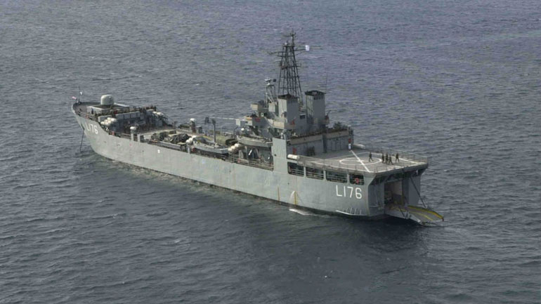 Στο λιμάνι της Μυτιλήνης το αρματαγωγό Ρόδος για τους νεοεισερχόμενους πρόσφυγες