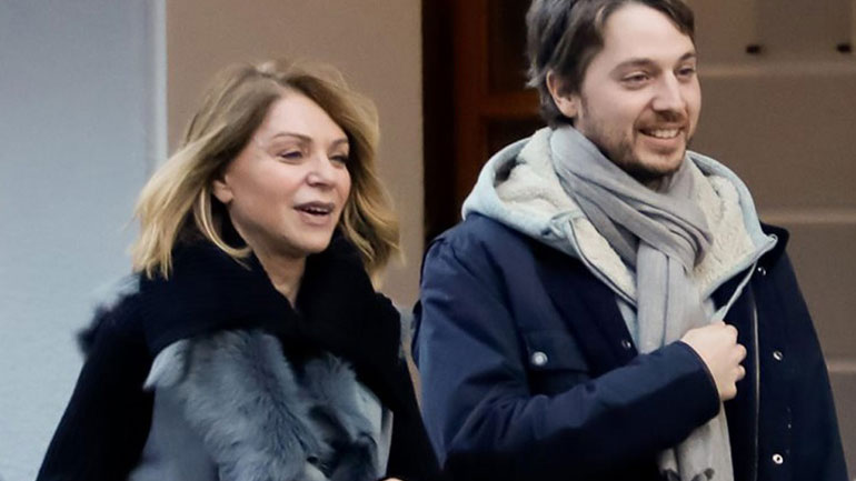 Έλλη Στάη: «H ζωή είναι τέλεια με το εγγόνι»