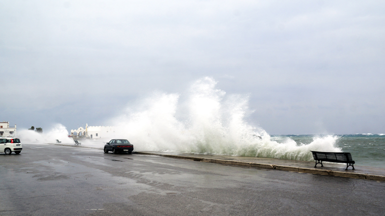 Αλλάζει ο καιρός: Ισχυρές καταιγίδες και πτώση της θερμοκρασίας