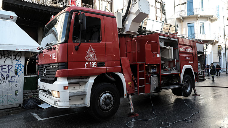 Ηράκλειο: Φωτιά ξέσπασε σε συγκρότημα γραφείων