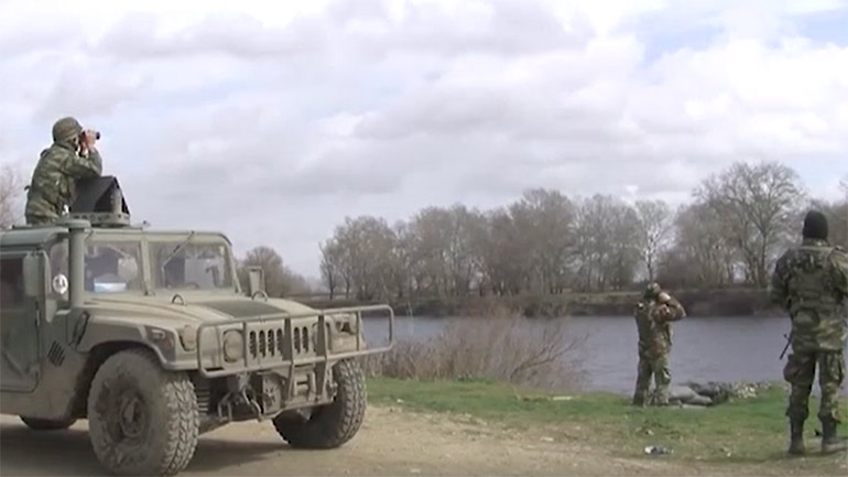 Ο στρατός σε πλήρη δράση στον Έβρο – Εντυπωσιακές εικόνες