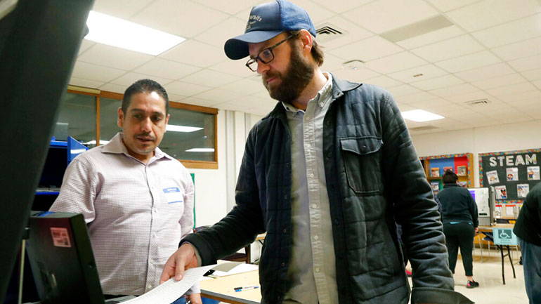 ΗΠΑ-Σούπερ Τρίτη: Σε θρίλερ εξελίσσεται η εσωκομματική διαδικασία στο Τέξας