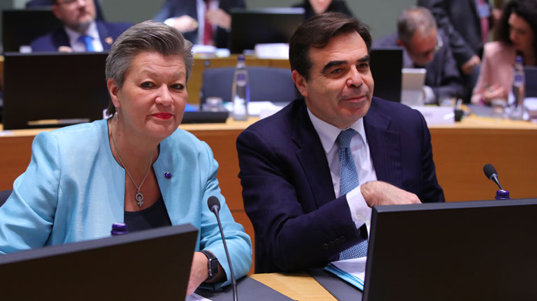 Ίλβα Γιόχανσον: Οφείλουμε να προστατεύουμε τα σύνορα της Ε.Ε. αλλά και να σεβόμαστε τα θεμελιώδη δικαιώματα