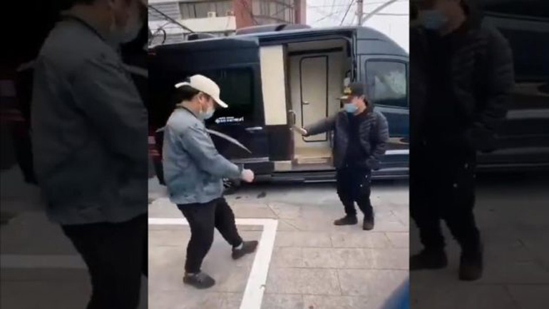 «Ο χαιρετισμός του Wuhan»