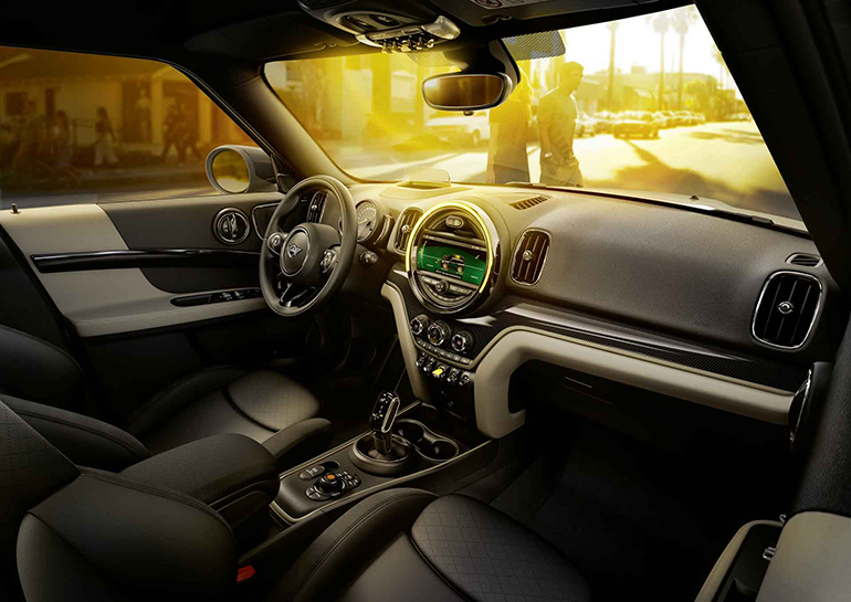 Η καμπίνα σε κάθε μοντέλο της MINI έχει αυτό το κάτι ξεχωριστό...