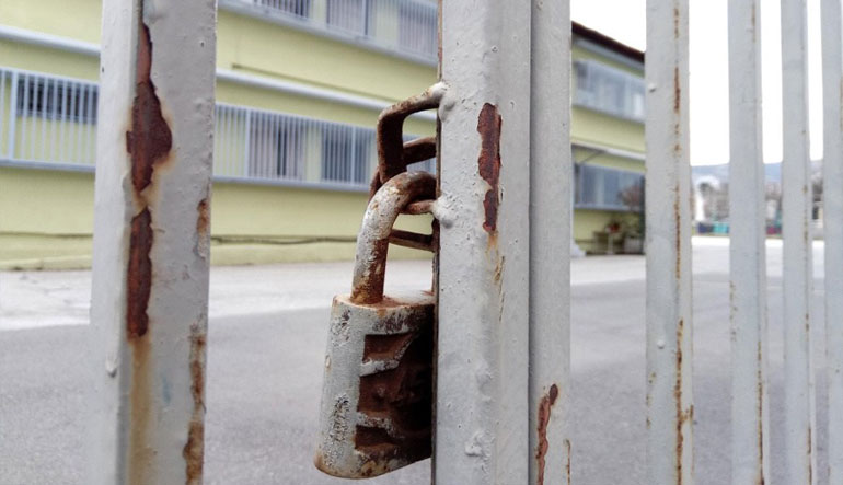 Δείτε τη λίστα με τα σχολεία που έκλεισαν λόγω κορωνοϊού