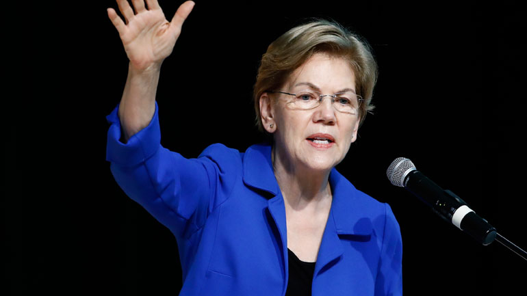 Αποχωρεί από την κούρσα για το χρίσμα των Δημοκρατικών η Ελίζαμπεθ Γουόρεν