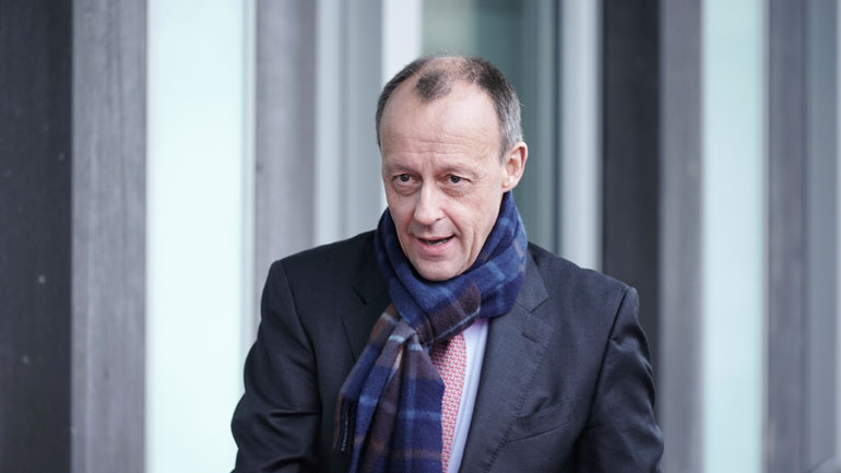 Δημοσκόπηση στη Γερμανία: Καταλληλότερος ο Φρίντριχ Μερτς για την ηγεσία του CDU