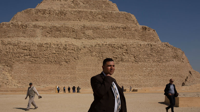 Αίγυπτος: Άνοιξε πάλι για το κοινό η αρχαιότερη σωζόμενη πυραμίδα