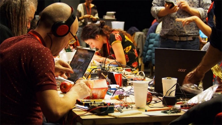 «Interfaces» στη Στέγη: Το συνέδριο που φέρνει κοντά όλη τη δημιουργική Ευρώπη