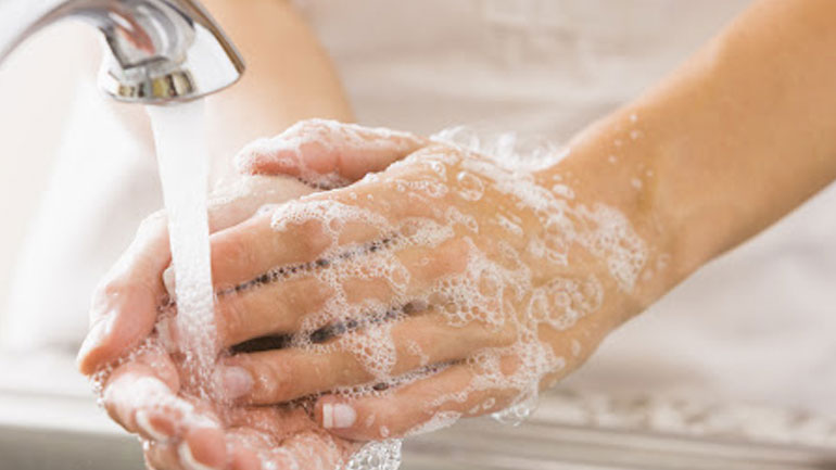 Κορωνοϊός: Οδηγίες προφύλαξης για τις διάφορες ηλικιακές ομάδες