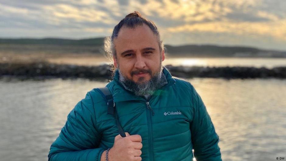 O ρεπόρτερ του τουρκικού προγράμματος της DW Τούντσα Ογκρετέν