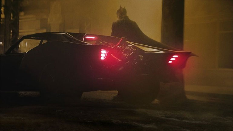 Oι πρώτες εικόνες του Ρ. Πάτινσον ως Batman με το Batmobile