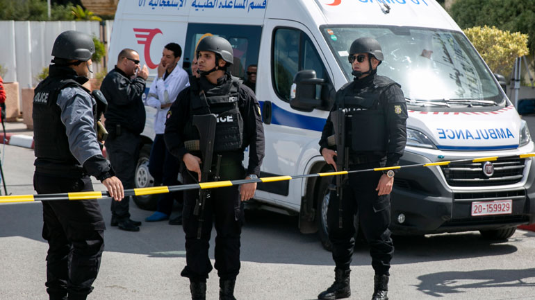 Τυνησία: Υπέκυψε στα τραύματά του ένας αστυνομικός μετά από επίθεση στην πρεσβεία των ΗΠΑ