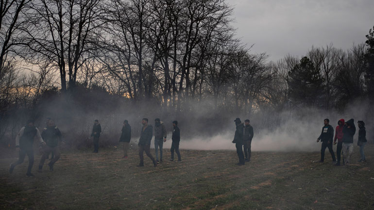 Έβρος: Τούρκοι στρατιώτες χτυπούν μετανάστες και τους ωθούν προς τα σύνορα