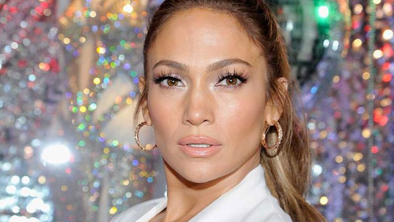 Jennifer Lopez: Εμπνευστείτε από τον ανατρεπτικό beauty συνδυασμό που έκανε!