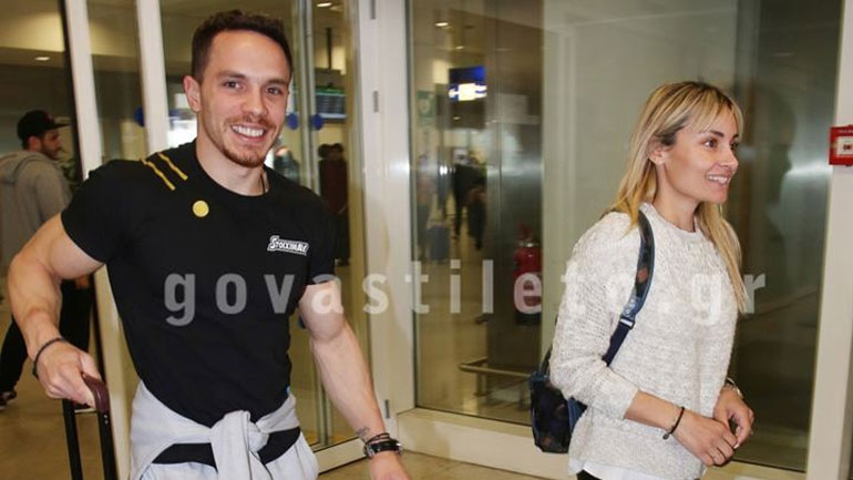 Βασιλική Μιλλούση: Στο αεροδρόμιο με τον Λευτέρη Πετρούνια