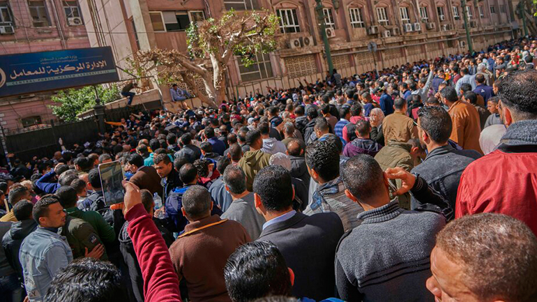 Σε “κρίσιμη κατάσταση” ο πρώτος Αιγύπτιος που διαγνώστηκε με κορωνοϊό