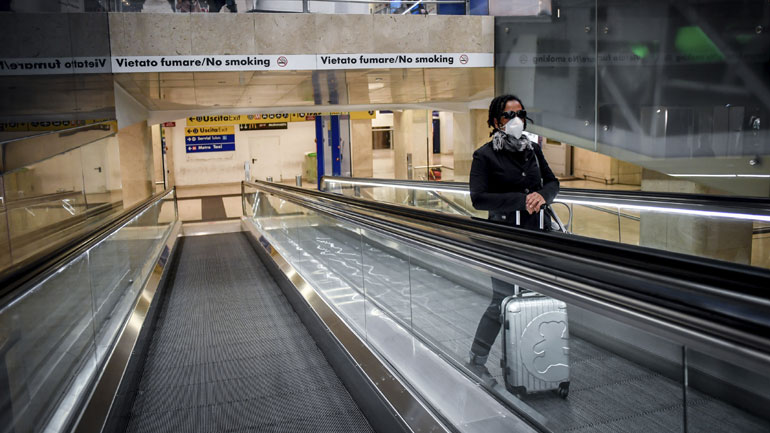 Κορωνοϊός: Δύο θάνατοι στην Ολλανδία, ένας στην Ελβετία