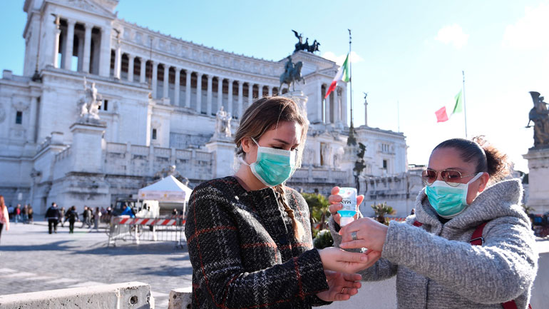 Ιταλία-Covid-19: Δεν θα τελούνται λειτουργίες, γάμοι, κηδείες στις καθολικές εκκλησίες μέχρι τις 3 Απριλίου