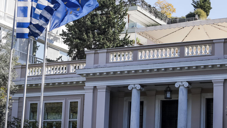 Ολοκληρώθηκε η έκτακτη σύσκεψη στο Μαξίμου – Κατά περίπτωση το κλείσιμο των σχολείων