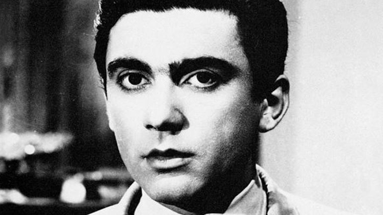 Σαν σήμερα γεννήθηκε ο Δημήτρης Χορν Σαν σήμερα γεννήθηκε ο Δημήτρης Χορν