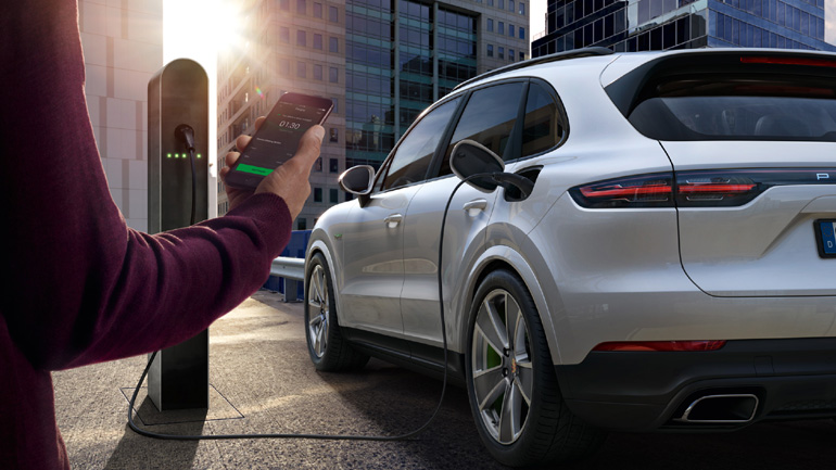 Η Porsche διαθέτει ήδη 1.000 σημεία φόρτισης στην Ευρώπη