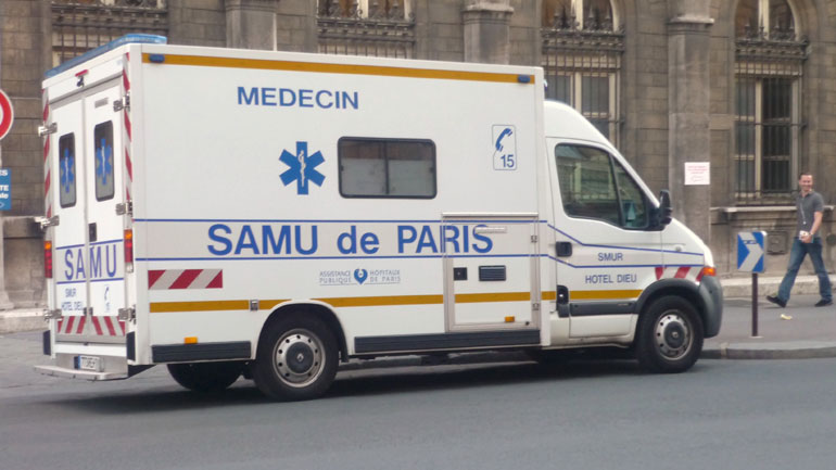 Γαλλία: Ιταλίδα έχασε τη ζωή της σε αυτοκινητόδρομο όταν έπεσε στο οδόστρωμα από το πίσω κάθισμα αυτοκινήτου