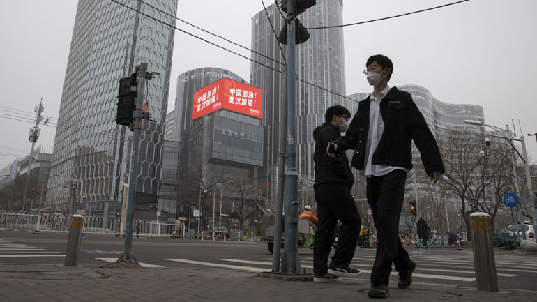 Κορωνοϊός: Ιάπωνας πολιτικός ζητεί συγγνώμη επειδή πούλησε μάσκες σε δημοπρασία, οι οποίες του απέφεραν 76.000 ευρώ