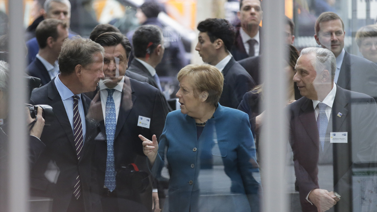 Ζάιμπερτ: Ευθύνη της Τουρκίας η κατάσταση στον Έβρο