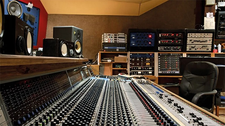 Ταινία για το θρυλικό στούντιο Rockfield, όπου έχουν ηχογραφηθεί οι μεγαλύτερες ροκ επιτυχίες