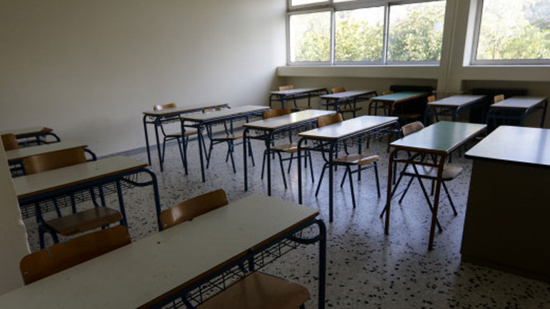 Αττική: 6 δήμαρχοι απαιτούν από την υπουργό Παιδείας το κλείσιμο των σχολείων