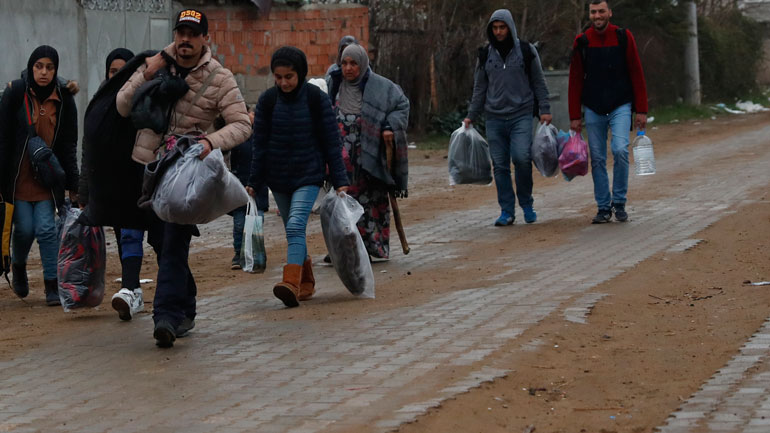 ΕΚ: Ο Ερντογάν εκμεταλλεύεται ανθρώπους που υποφέρουν για να εξυπηρετήσει τα πολιτικά του συμφέροντα