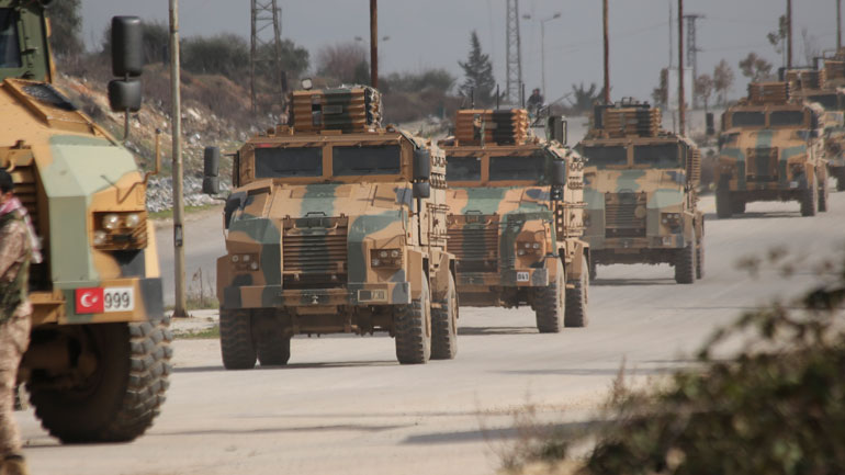 Τα μέτρα σταθεροποίησης στη ζώνη αποκλιμάκωσης στο Ιντλίμπ συζήτησαν οι υπουργοί Άμυνας Ρωσίας και Τουρκίας