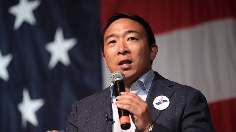 ΗΠΑ-Δημοκρατικοί: Ο Άντριου Γιανγκ τάχθηκε υπέρ του Τζο Μπάιντεν