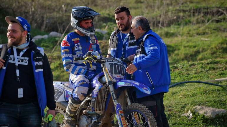 Π.Π. ΜΧ: Πολλές καρό σημαίες και βάθρα για την ομάδα της Yamaha