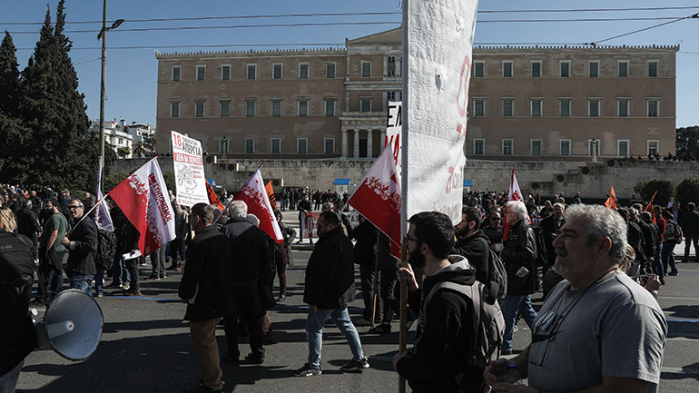 ΑΔΕΔΥ: Κήρυξη στάσης εργασίας για τους εργαζόμενους στις Αποκεντρωμένες Διοικήσεις