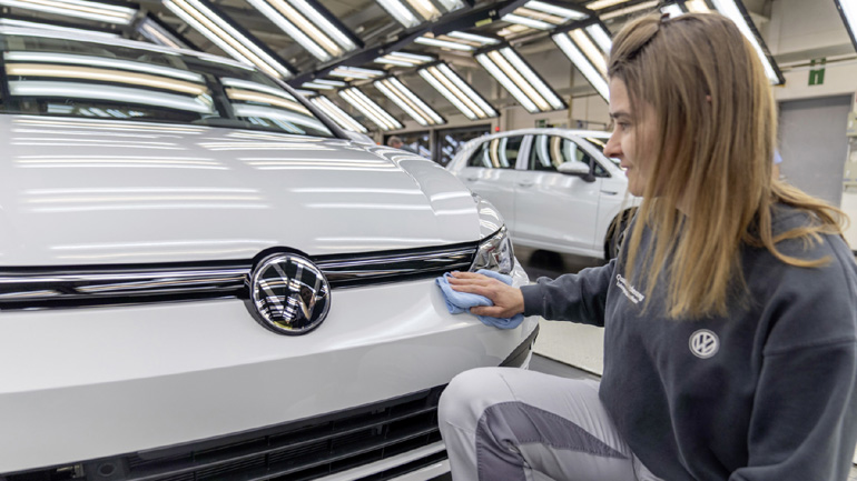 5.000 ευρώ επιπλέον θα λάβουν οι εργαζόμενοι της Volkswagen