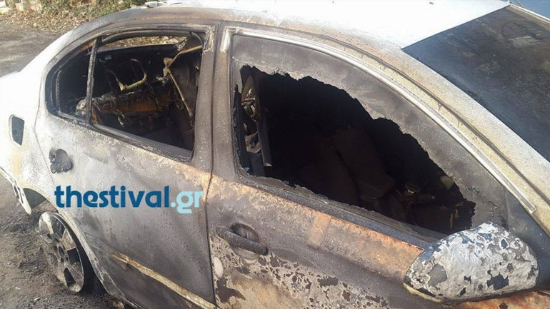 Στις φλόγες αυτοκίνητο στη Θεσσαλονίκη